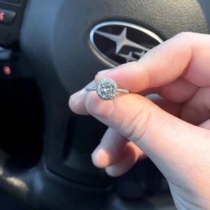 1 karat Diamond ring size 6